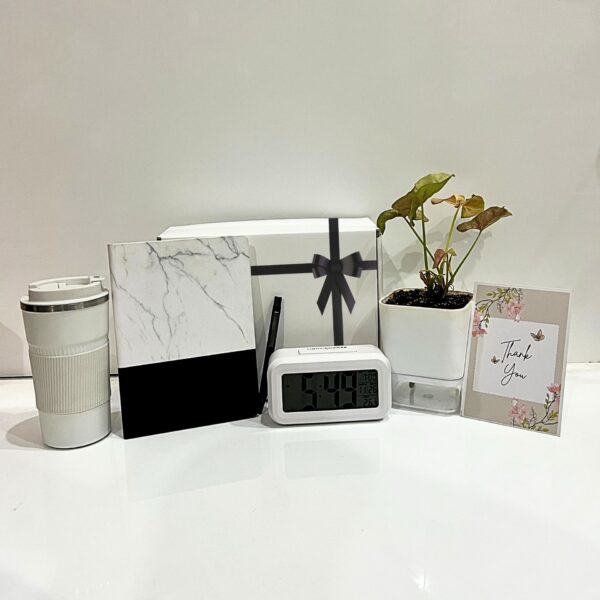 White Pearl Hamper