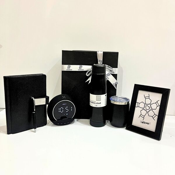 Signature Black Welcome Aboard Corporate Hamper